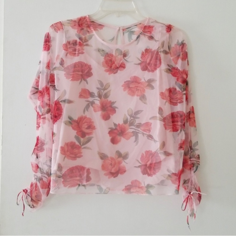 🌸Sheer Mesh Floral Top🌸